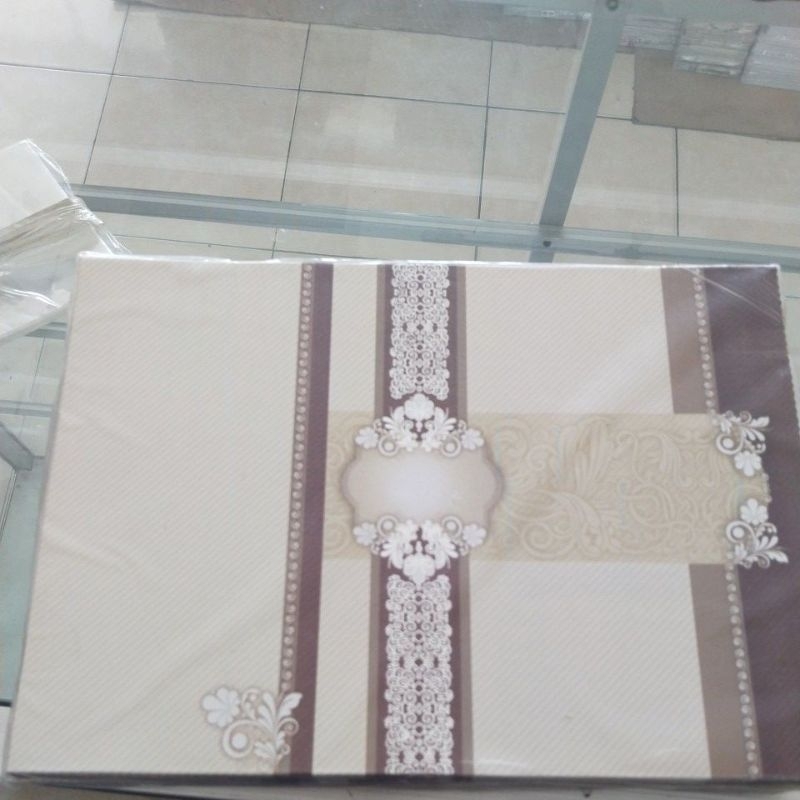 kertas blangko undangan ekonomis merek HC 101