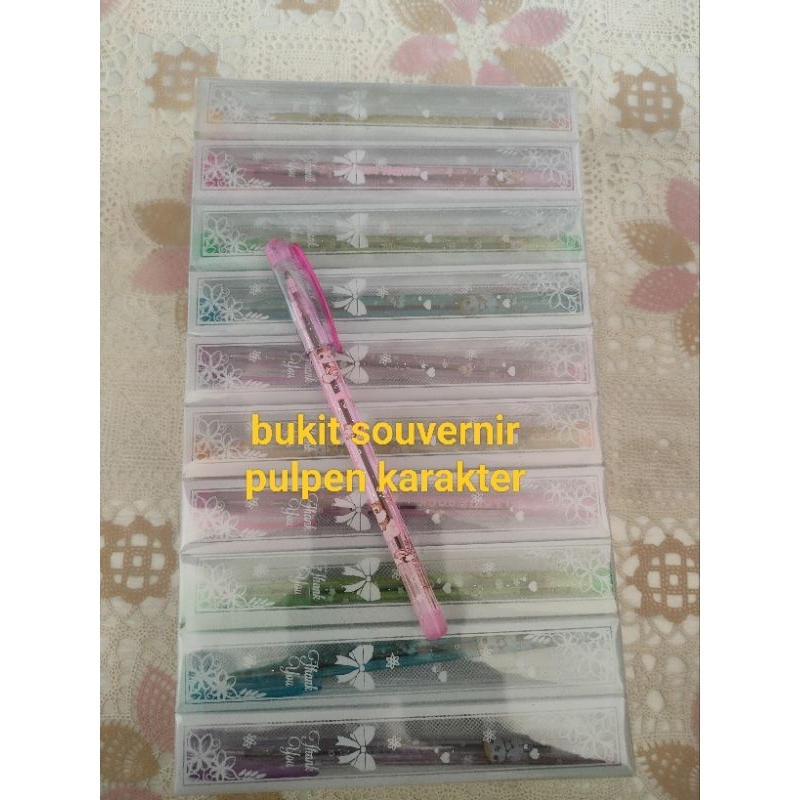 

100 pcs souvernir pernikahan pulpen karakter warna