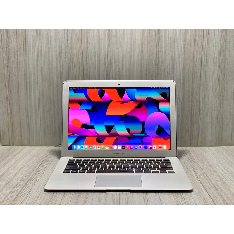MacBook Air 13 Inch 2017 8/256 GB