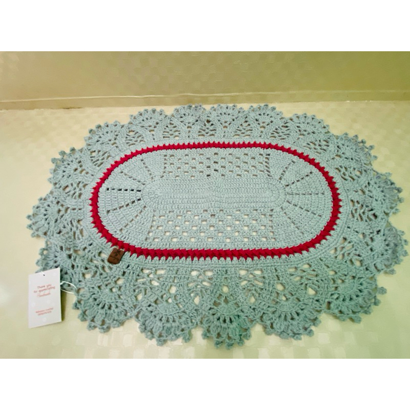 Taplak meja tamu oval