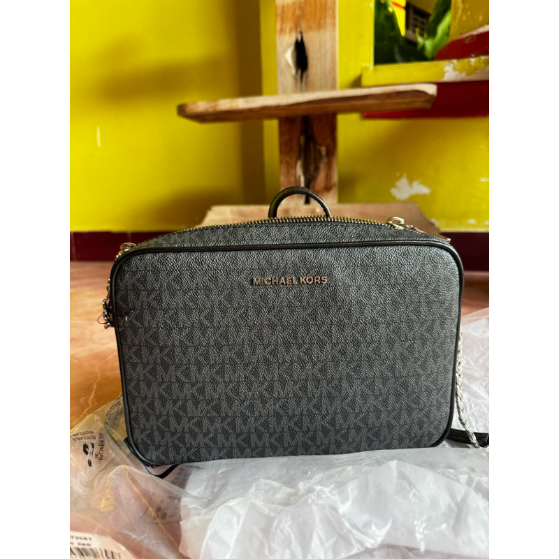 PRELOVED MICHAEL KORS JET SET TRAVEL CAMBAG SIGNATURE BLACK [NO TAG]