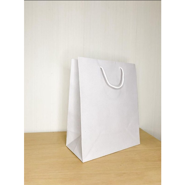 

Paper bag kado mini putih 11x4x19 cm polos warna putih packaging online shop Tas Kantung Kertas Mini