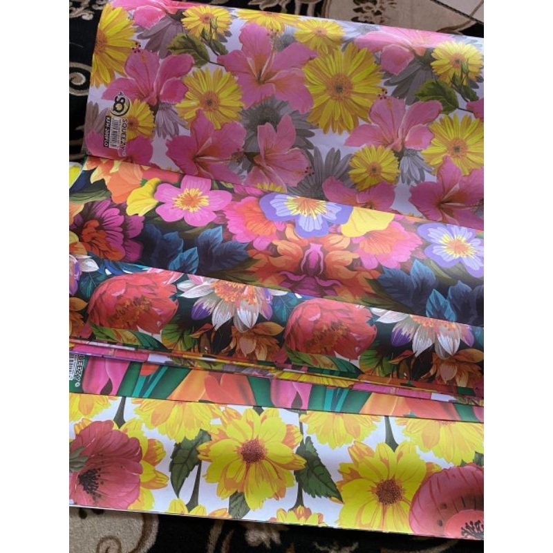 

10 pcs kertas kado motif bunga squeezy