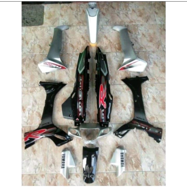 TERLARISSCOVER BODY FULLSET BODI HALUS FULL SET YAMAHA FIZR FIZ R  + STIKER STRIPING WARNA HITAM SIL