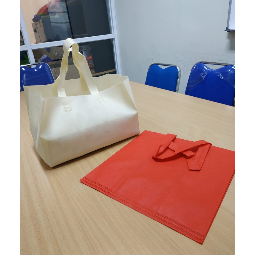 

Termurah Tas Spunbond Goodie Bag Box Uk 33x17x21cm Tas Kotak Holland Bakery