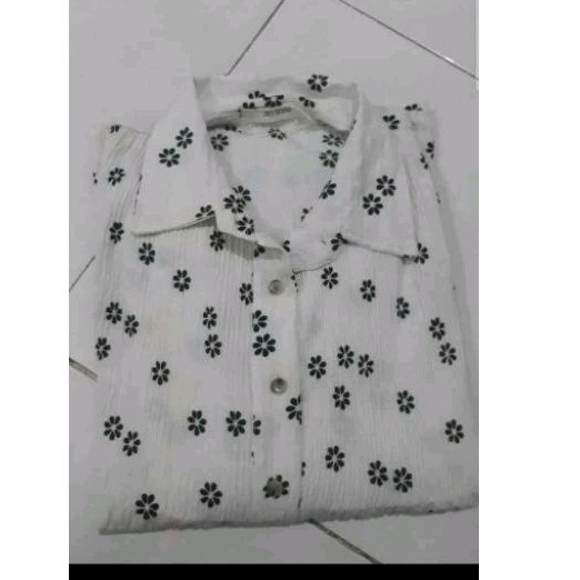 Kemeja Floral Oversize Motif Bunga_Kemaja Oversize_Kemeja Motif Bunga