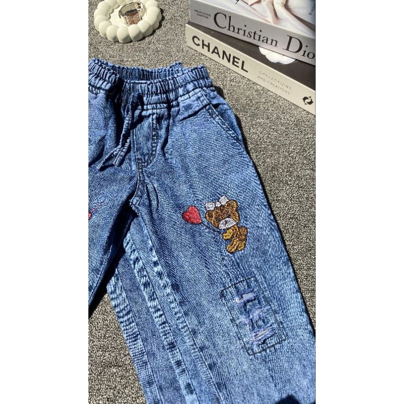 Celana Jeans Anak Bordir Motif Beruang Bahan tebal Tidak Kaku
