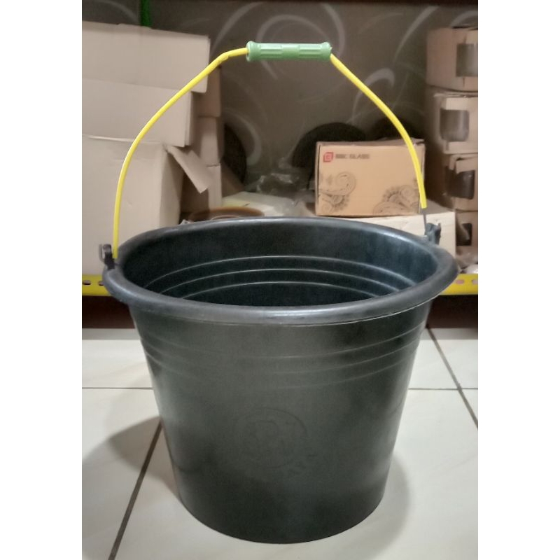 Ember cor 22 hitam tempat penampungan air timba jumbo anti pecah