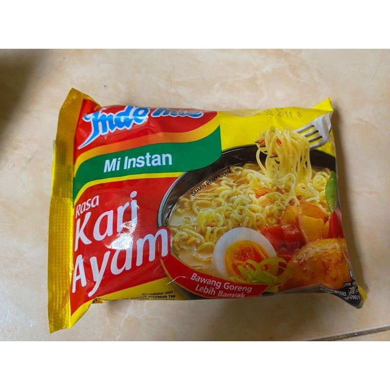 

INDOMIE RASA KARI AYAM ( 1 pak isi 5 bks)