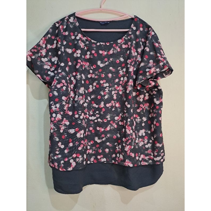 Preloved Atasan Isuga Jeans