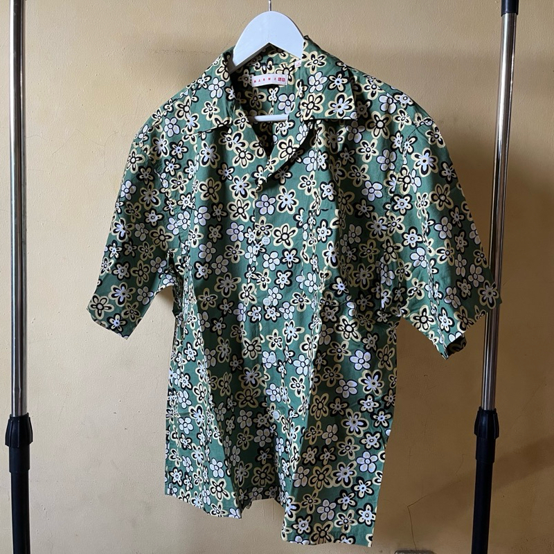 Marni x Uniqlo Green / preloved marni / preloved uniqlo / tumbler uniqlo / pattern marni / kemeja vi