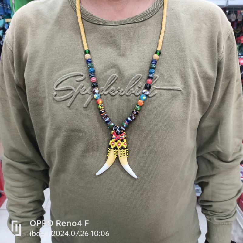 Kalung Manik Khas Kalimantan. Kalung Etnik Dayak Kalimantan.