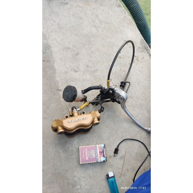 Kaliper Tokico Gold 4 Piston dan Master rem Nissin GSX750 Original