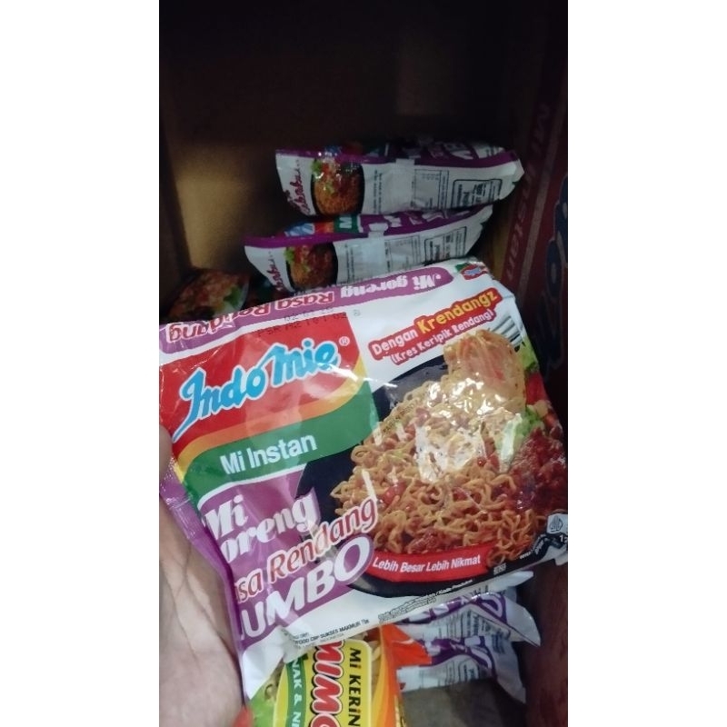 

INDOMIE GORENG RENDANG JUMBO 120GRAM MIE INSTAN GORENG JUMBO