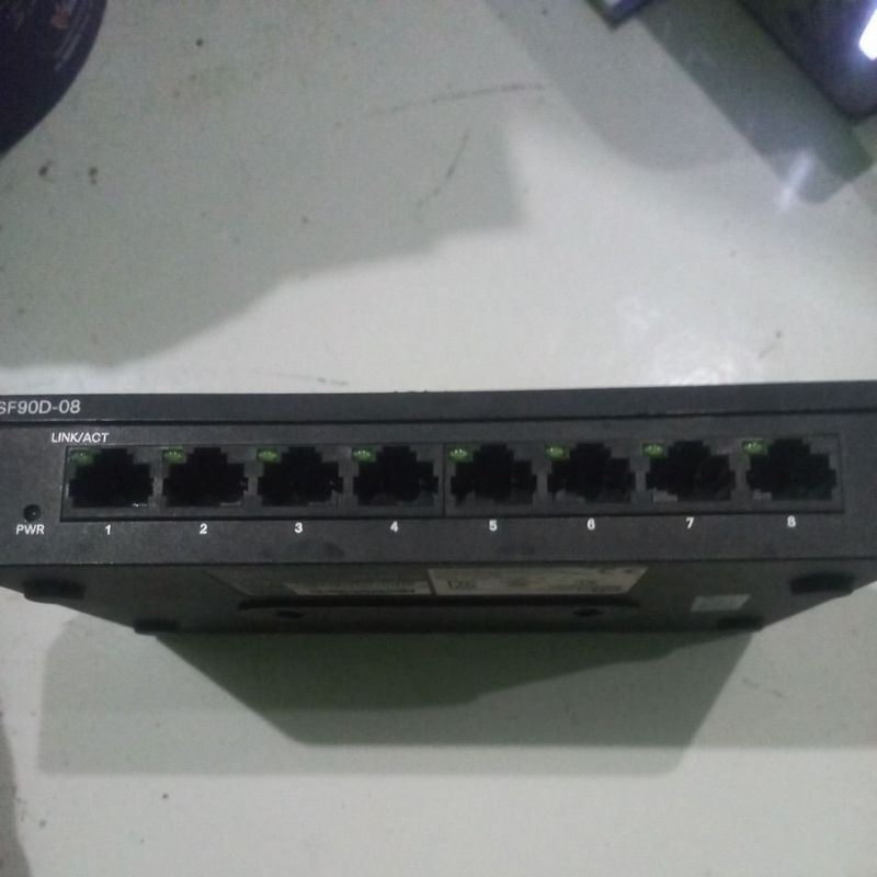 Cisco SF90D-08 8-port 10/100 Desktop switch