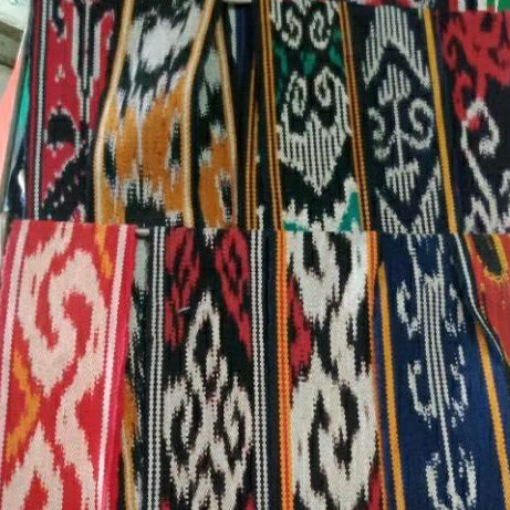 Ikat kepala  tenun Etnik Dayak Kalimantan