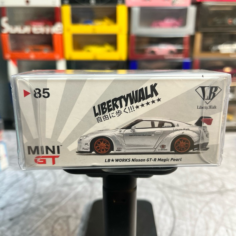 MINI GT Nissan GTR R35 MAGIC PEARL LBWK Liberty Walk