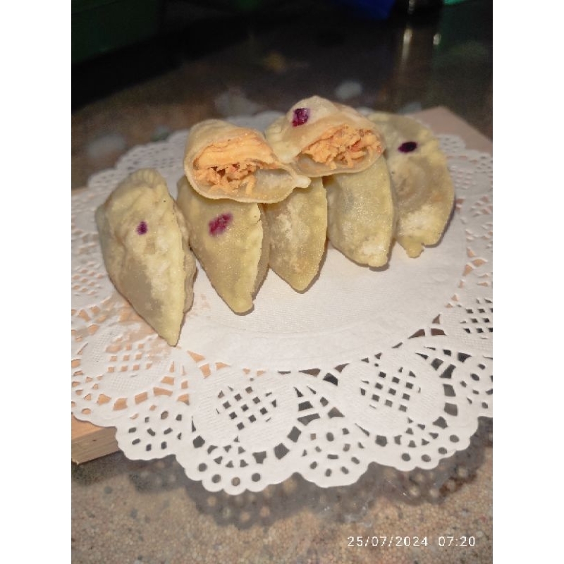 

Cireng Isi Ayam Suwir Pedas isi 15pcs
