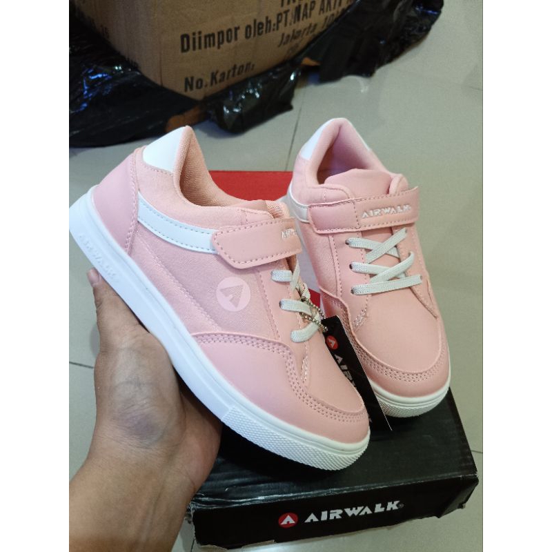 34 sports station clearance sale airwalk arqie jr pink