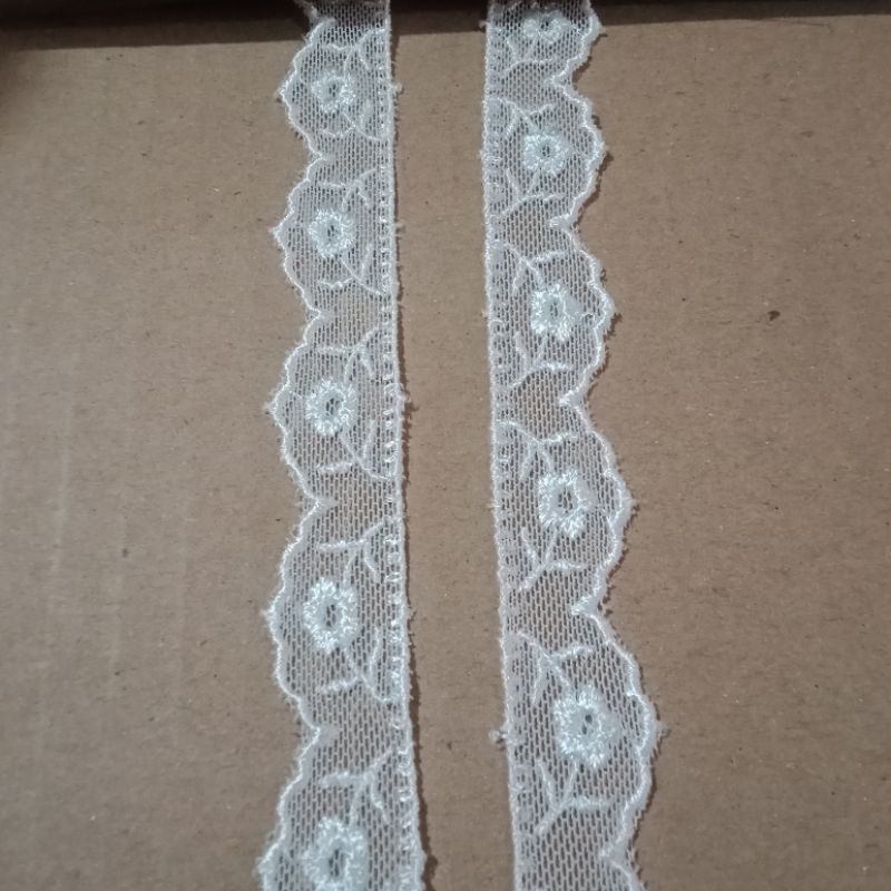 renda tile bordir warna putih tulang lebar 1,5cm