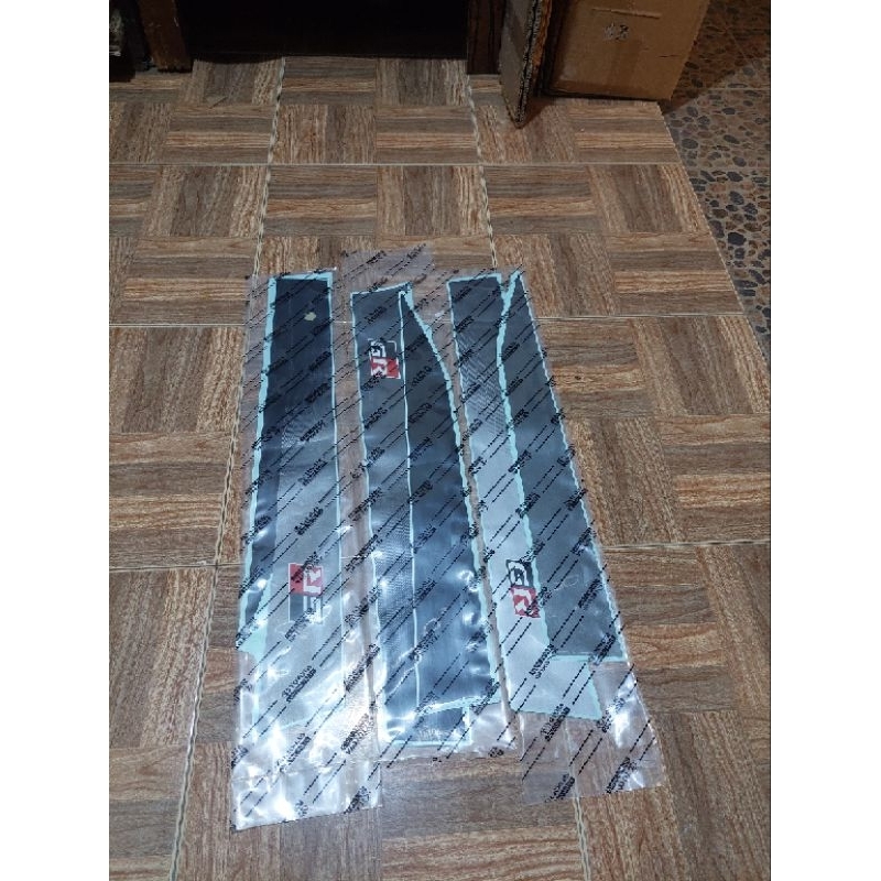 stiker oem stiker body samping fortuner gr sport original toyota