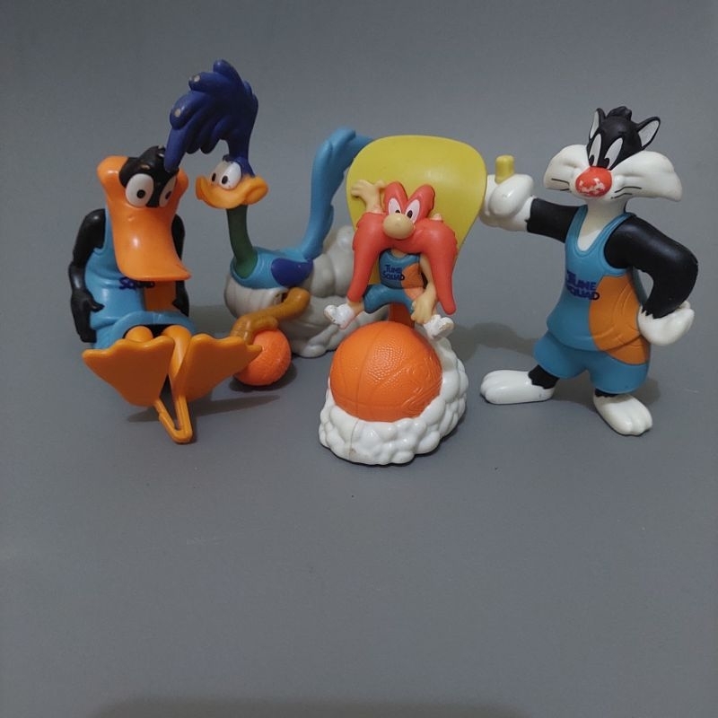 Figure SPACE JAM Bugs Bunny Lebron James Duffy Tax Sylvester  MCD Warner Bros McDonalds