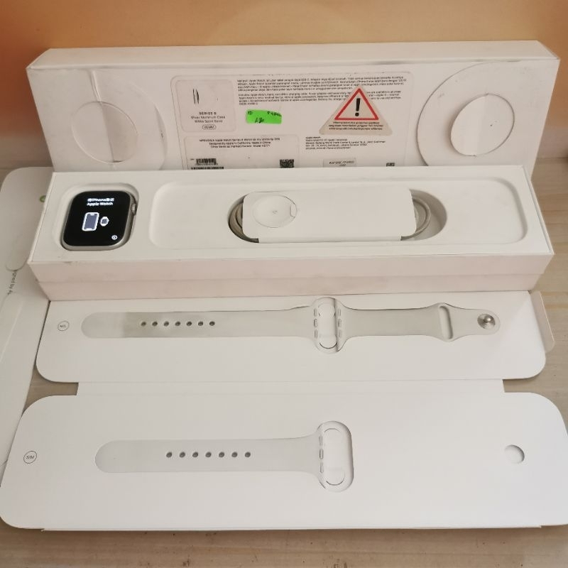 Apple Watch series 8 45mm Bekas - Mulus - Garansi Resmi Ibox - second