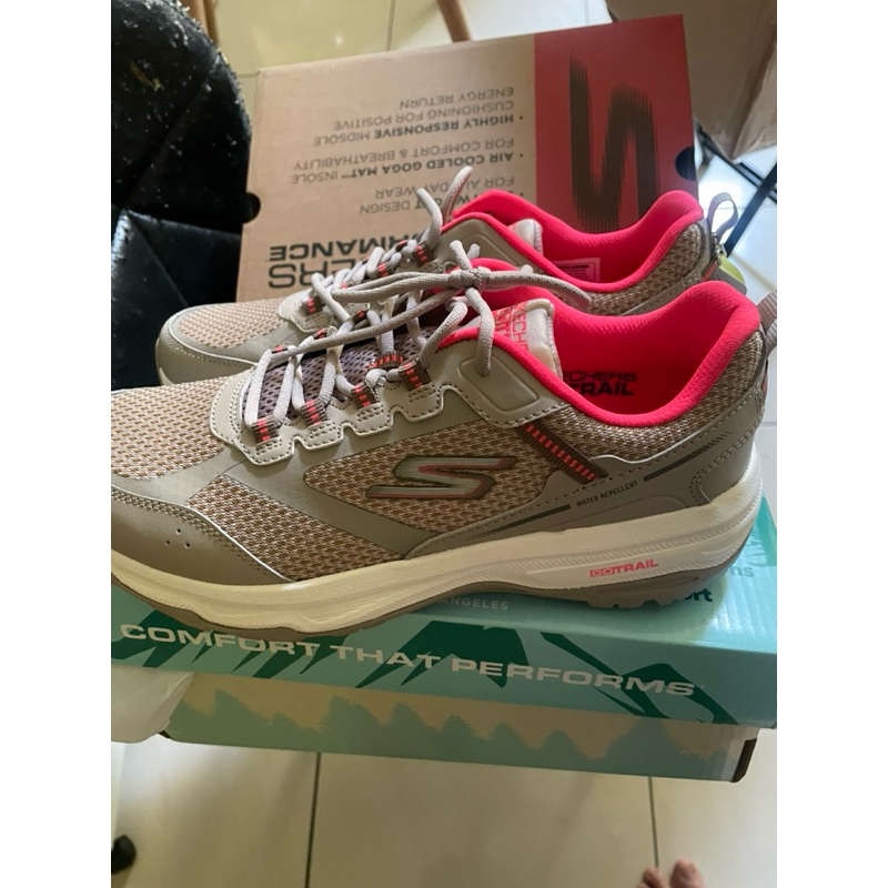 Skechers Go trail