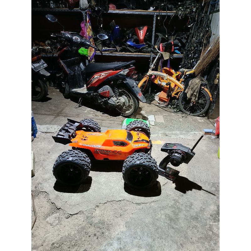 monster truggy 1/8