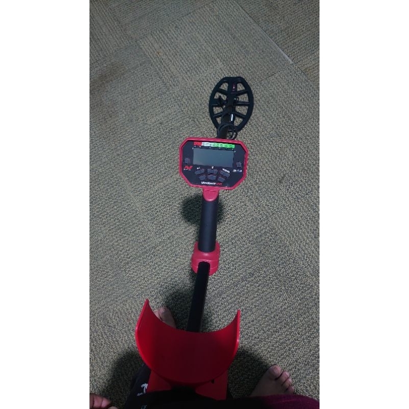 METAL DETEKTOR ALAT PENCARI HARTA KARUN MEREK VANQUISH 440 DARI MINELAB
