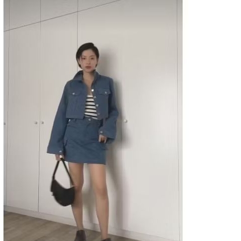 new claude official skirt denim size S