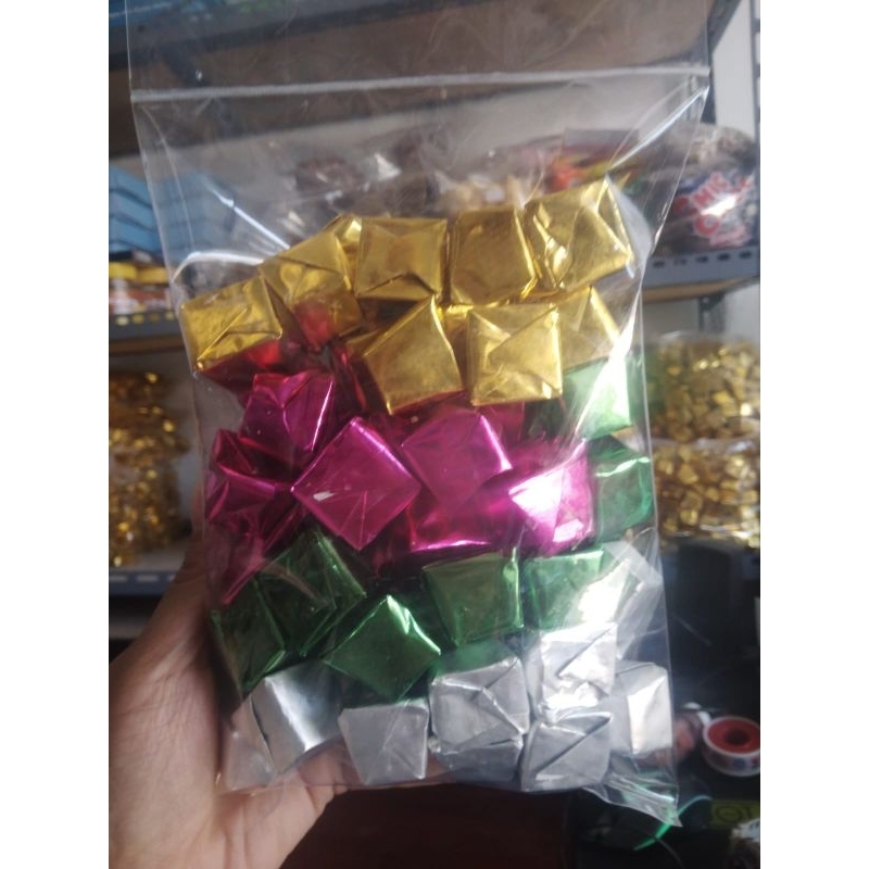 

cokelat piramid mix 4 rasa 500gr dalam 1 kemasan