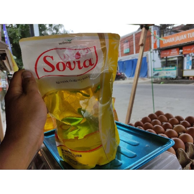 

Sovia Minyak Goreng Refill 2 Liter Murah