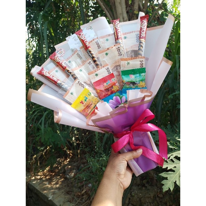 

Buket uang kosong 5-20 slot plus bengbeng snack coklat Buket graduation kelulusan hadiah kado cowok cewek kelulusan khitan ulang tahun