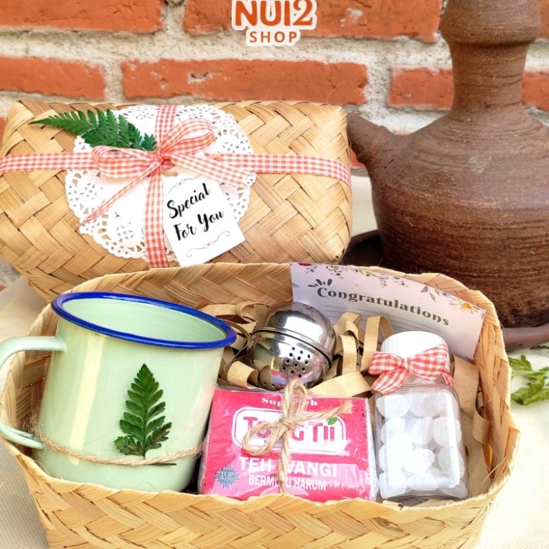 

Hampers Souvenir Teh Tubruk Gelas Mug Enamel Jadul Besek Pegon Nui2 | Hadiah Ulang Tahun Wisuda Pernikahan