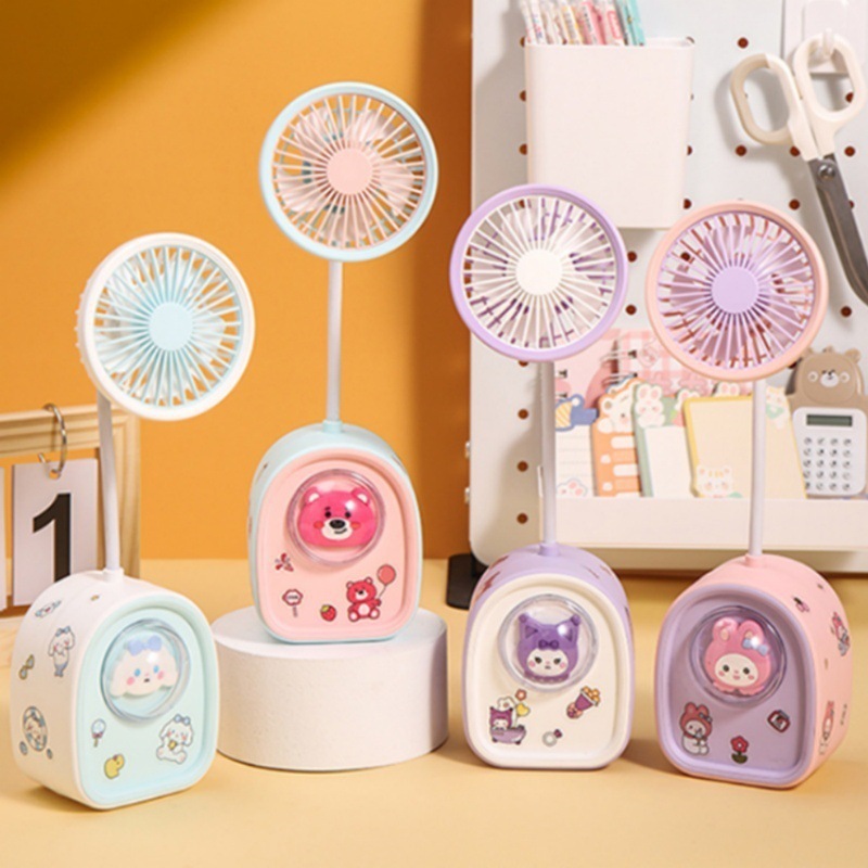 

GEM- KIPAS ANGIN MEJA + SERUTAN RAUTAN PENSIL SANRIO | FAN DESK | KIPAS ANGIN MEJA ANAK | RAUTAN PENSIL ANAK | HADIAH ULANG TAHUN ANAK | KUROMI | MELODY | CINAMORROL | SERUTAN PENSIL MEJA | KADO ULANG TAHUN ANAK | BIRTHDAY GIFT