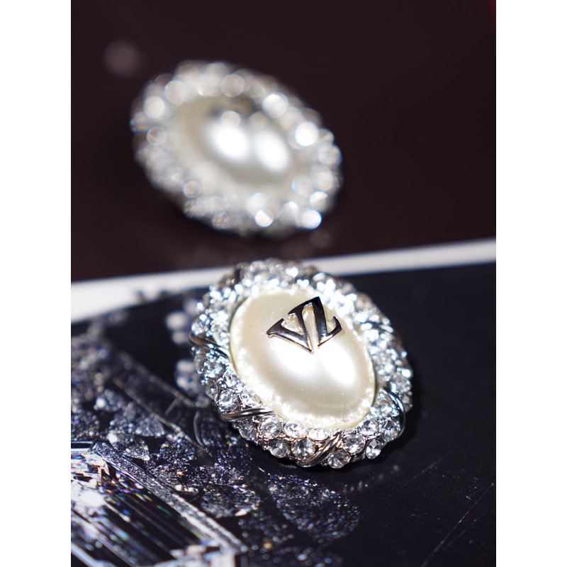 VZ Allure Brooch