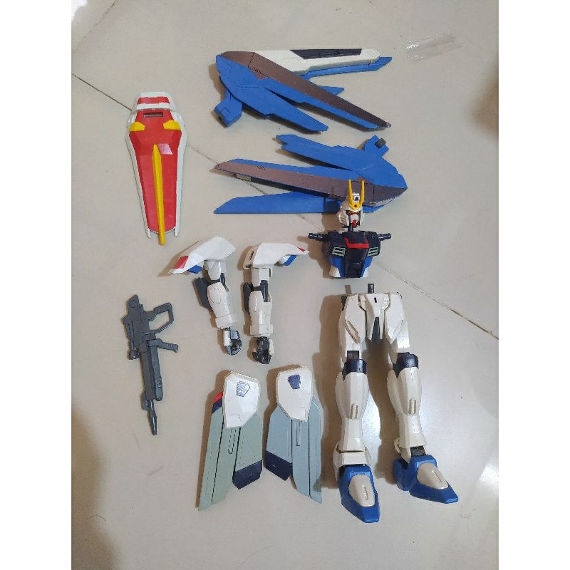 parts MG 1/100 Freedom Gundam Bandai 2nd