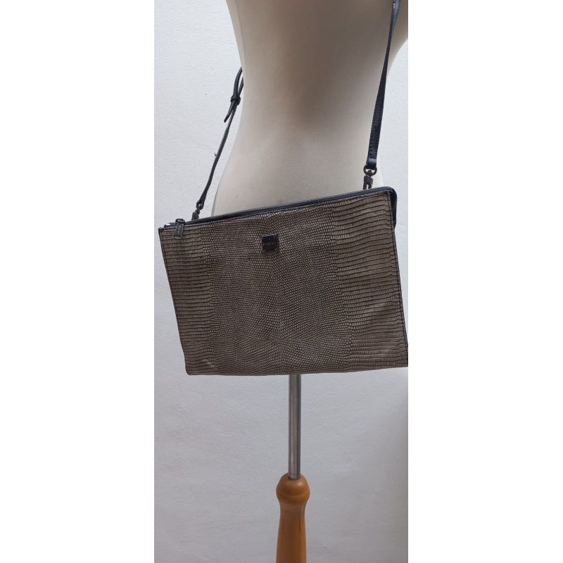 Tas selempang/Sling bag Merk Sisley