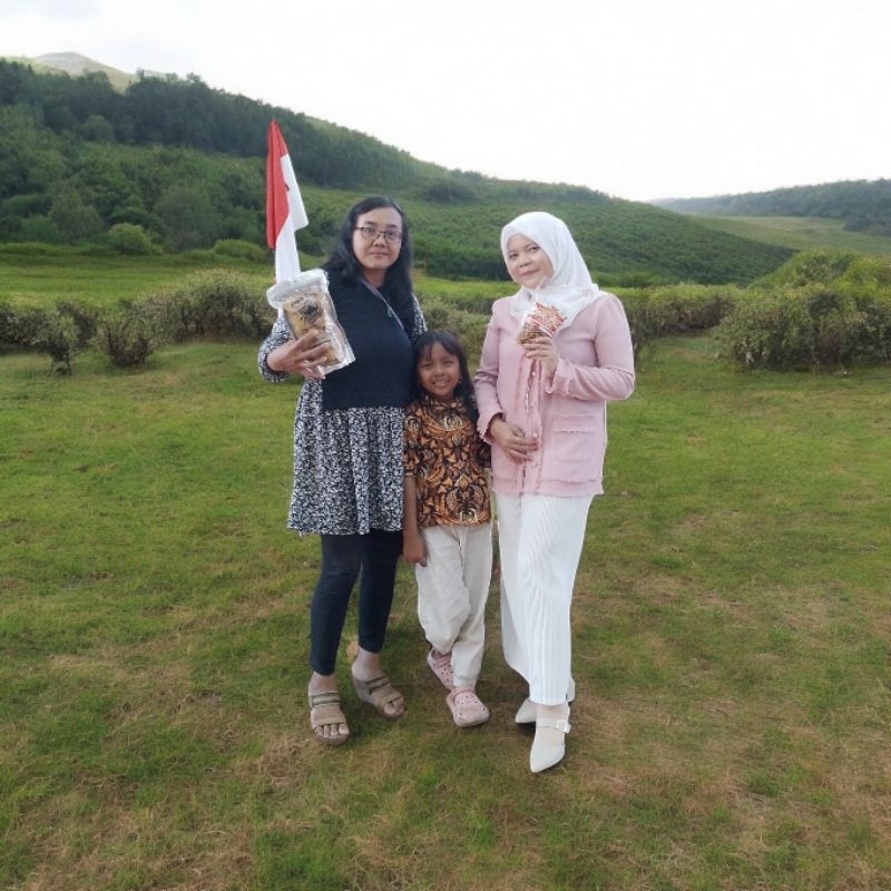 

Cemilan Kripsus dan Keripik Tempe