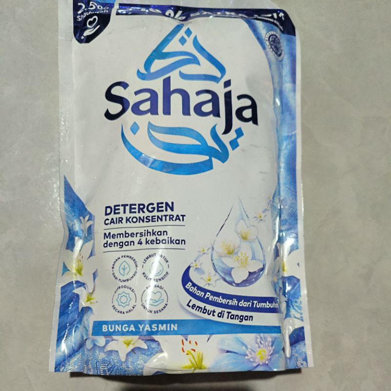 Deterjen Detergeb Sahaja cair 700 ml