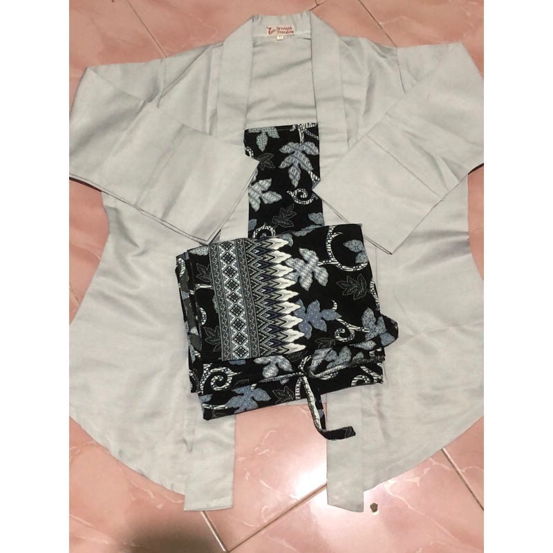 Kebaya kutubaru + rok lilit
