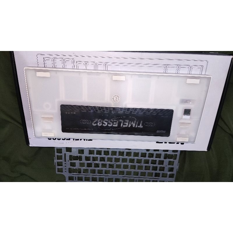 sold barebone noir timeless82