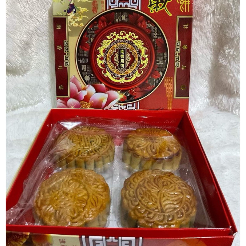 

Mooncake Kue Bulan Durian Telur Asin Namhiong Aliong khas Selatpanjang