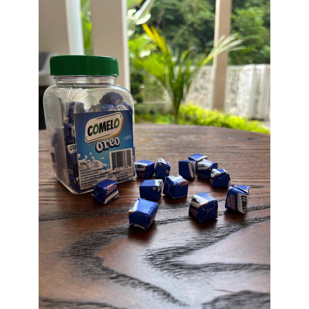

Comelo rasa oreo Candy Cube 1 Botol