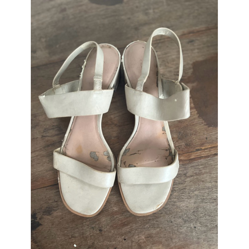 Preloved Sepatu Charles n Keith