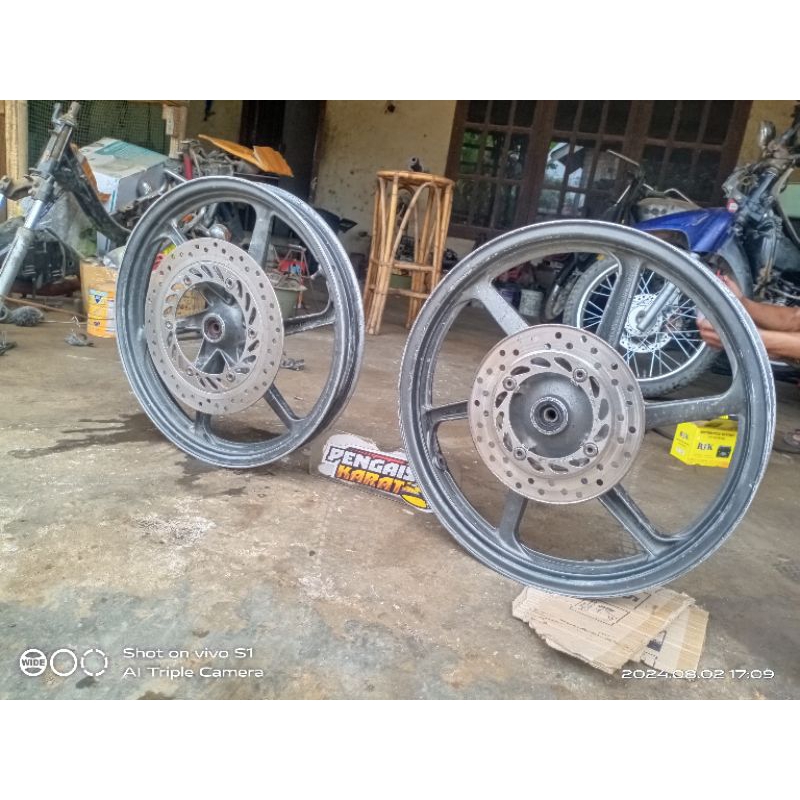 velg CBR OLD CBR CBU ORIGINAL BEKAS cbr150 thailand cbr150cbu