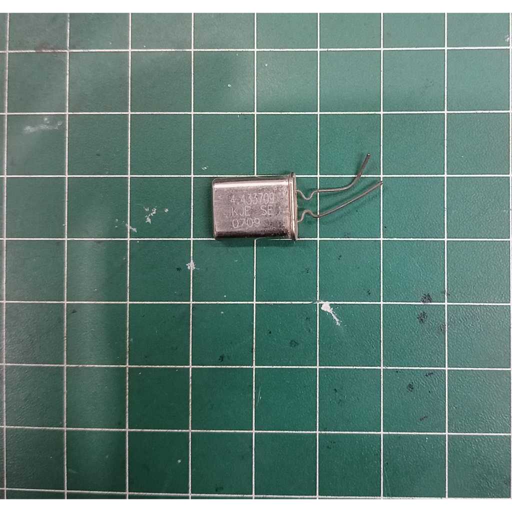 CRYSTAL OSCILLATOR 4.433709