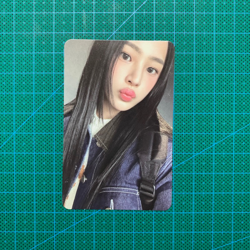 [SOLD] Photocard Minji NewJeans Bunnies Camp Offline