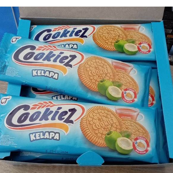 

Biskuit Cookiez OT Kelapa Kukis Rasa Kelapa 1 Pak isi 15 Pcs 34gr